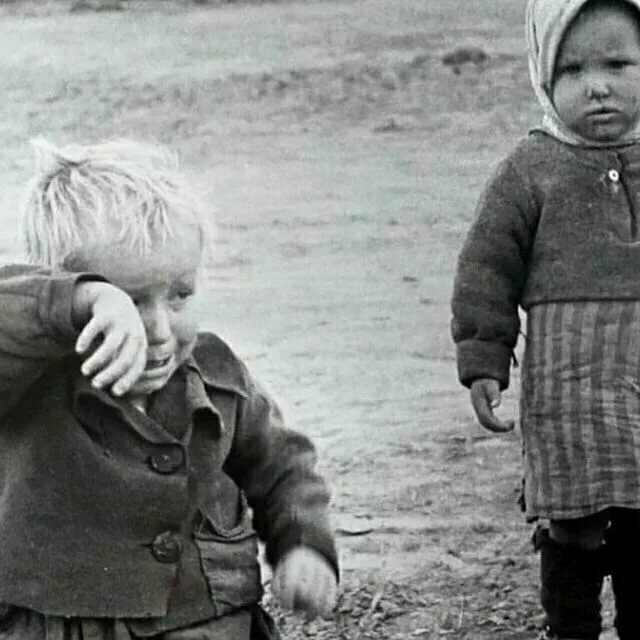 каждый раз вспоминаю детство. когда захотелось вспомнить детство. яркие воспоминания детства. приколы про детство. 90ые детство.