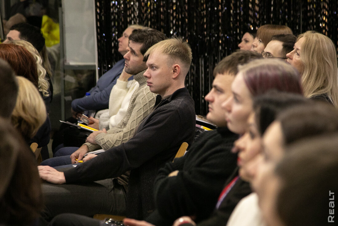 визуальная айдентика бренда. стили в графическом дизайне 2022. графический дизайн брендинг. визуальный брендинг. графический дизайн фирменный стиль.