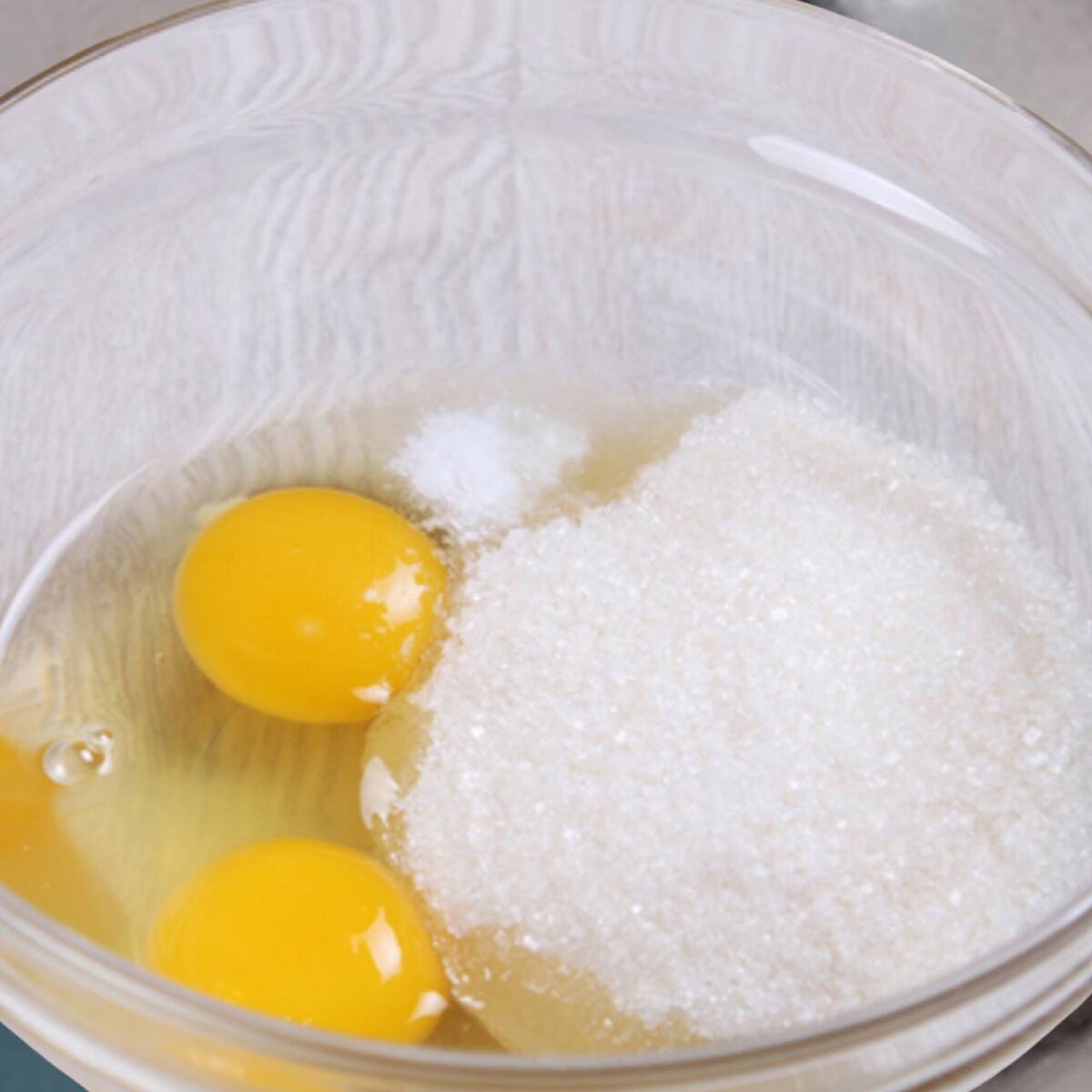 Взбить яйца