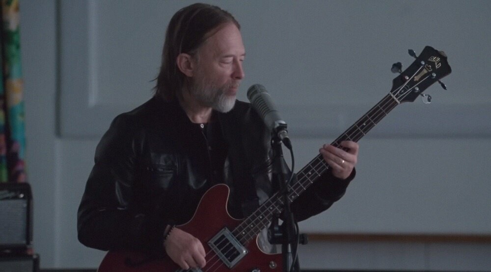     Кадр из клипа «Friend of a Friend»