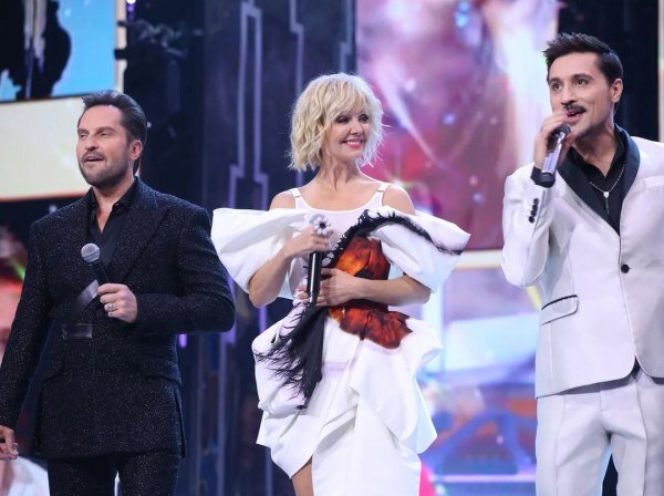 лучшие песни лета 2015 года. песня года 2015. картинка хит лета. группа браво альбомы. новые песни 2022 года слушать бесплатно новинки русские.