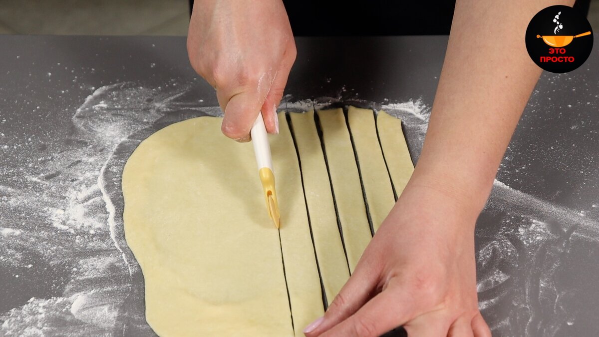 Тесто. Песочная основа для пирога. Фото теста для пиццы. Тесто для пиццы дрожжевое от калининой натальи. Тесто на живых дрожжах.