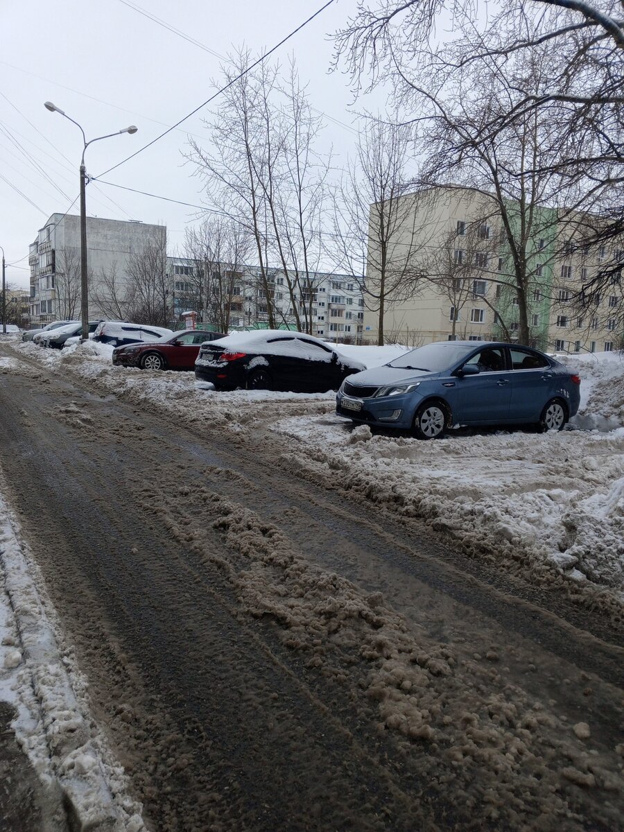 Больше месяца не производится уборка придомовой территории от снега в  Можайске | МОО Народный КОНТРОЛЬ | Дзен