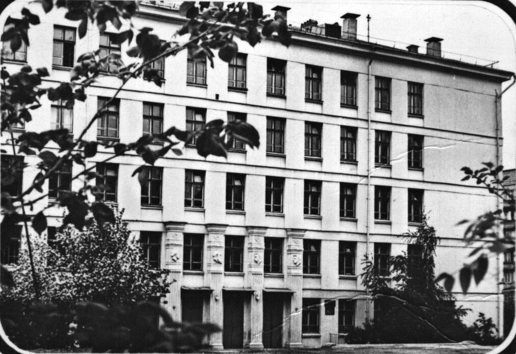 Та самая школа. Я помню её ещё такой.