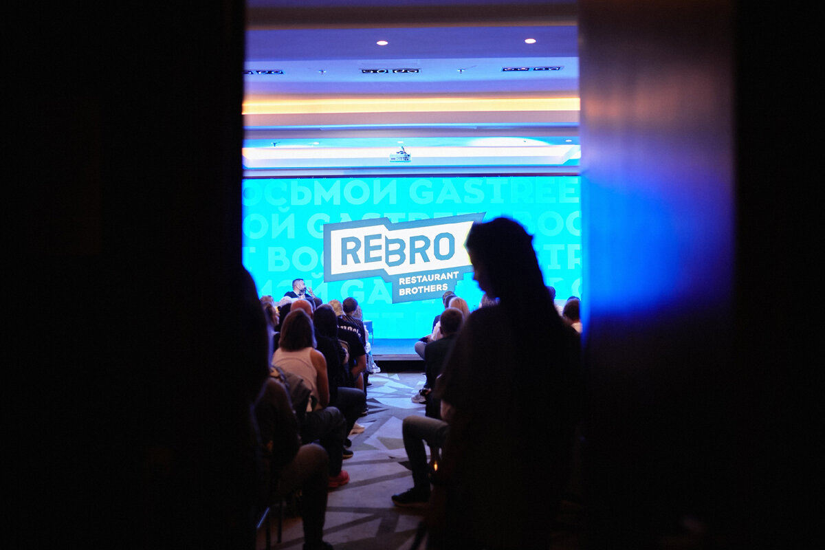 С 3 по 8 июня на Курорте Красная Поляна в Сочи пройдет девятый по счету сезон GASTREET International Restaurant Show. Несмотря на то, что в прошлом году фестиваль поставил новый рекорд по количеству участников (более 6 500 человек), в 2024 году услышать выступления лидеров ресторанного, отельного бизнеса и погрузиться в атмосферу уникального нетворкинга смогут не все — на GASTREET попадут только 5000 участников.