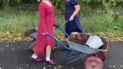 песня бежит бежит течет рекою. песня бежит бежит течет рекою. течёт ручей бежит ручей ноты. песня бежит бежит течет рекою. слова песни бежит река.