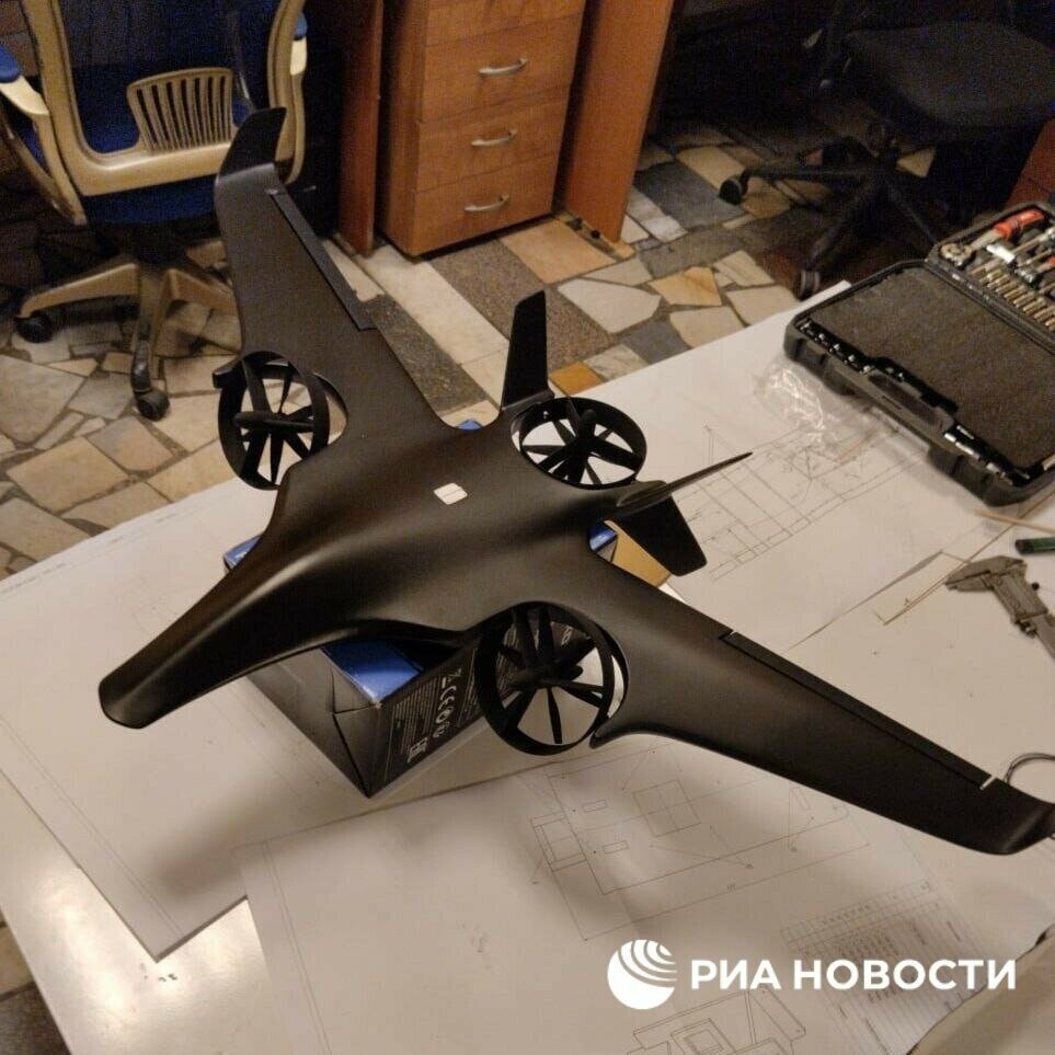 В России спроектировали дрон по типу конвертоплана, по своим скоростным и дальностным характеристикам обгоняющий в 2,5 раза беспилотных конкурентов из стана оппонента.