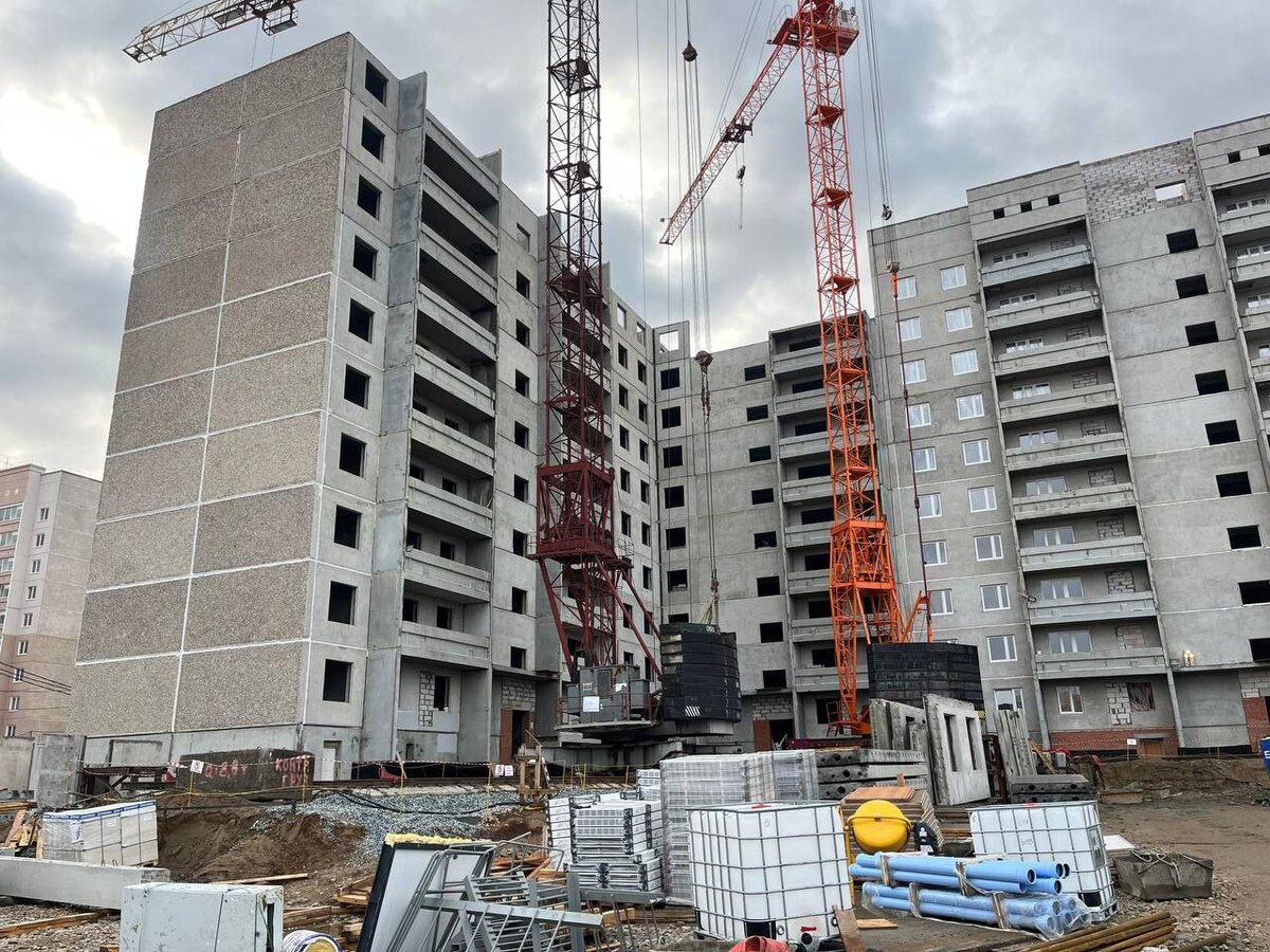 Пермь берег с коттеджем. Частные дома в перми. Дом в пригороде перми. Дом в пермском крае. Дом на уманской.