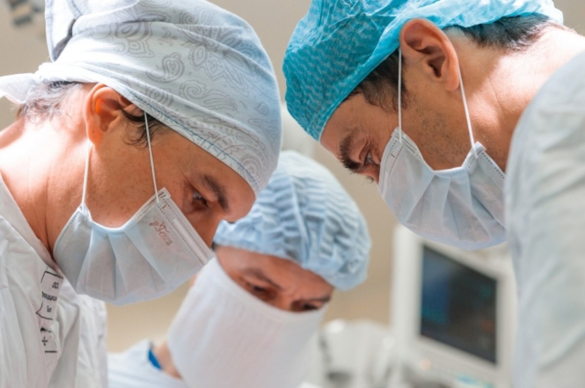    Специалисты на протяжении 1,5 часов блестяще оперировали мальчика.