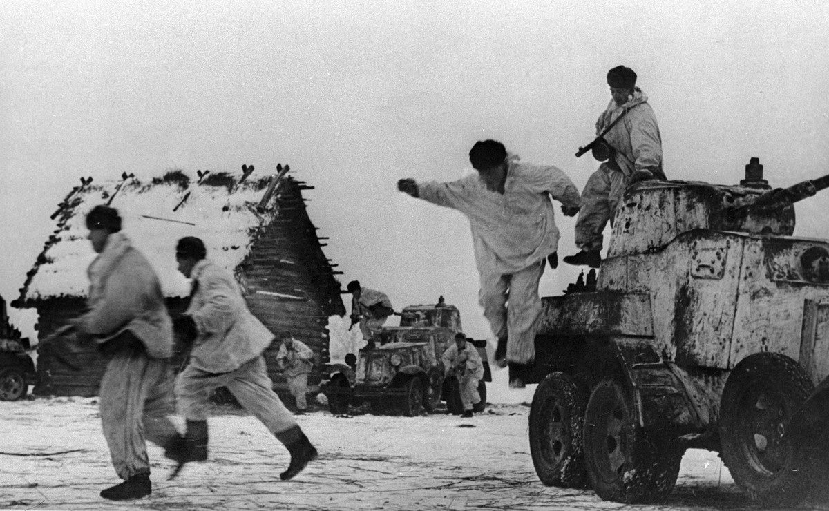 День воздушно-десантных войск. Десант прорыв. Вдв спецназ разведка войска. Ссо рф десантирование. Военные учения рф вдв десантирование.