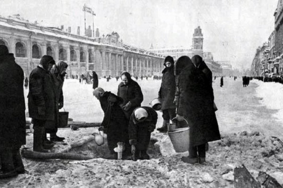    Из Ленинграда в Омск эвакуировали десятки тысяч людей, многие из них были детьми-сиротами.