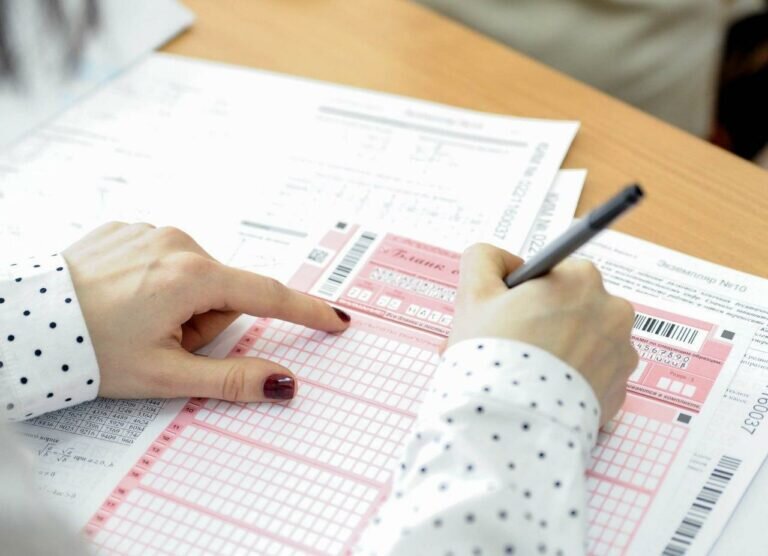 График егэ 2021 расписание. Длительность экзаменов егэ 2022. Расписание экзаменов егэ и огэ в 2021 году. Даты экзаменов егэ. До какого числа можно поменять егэ.