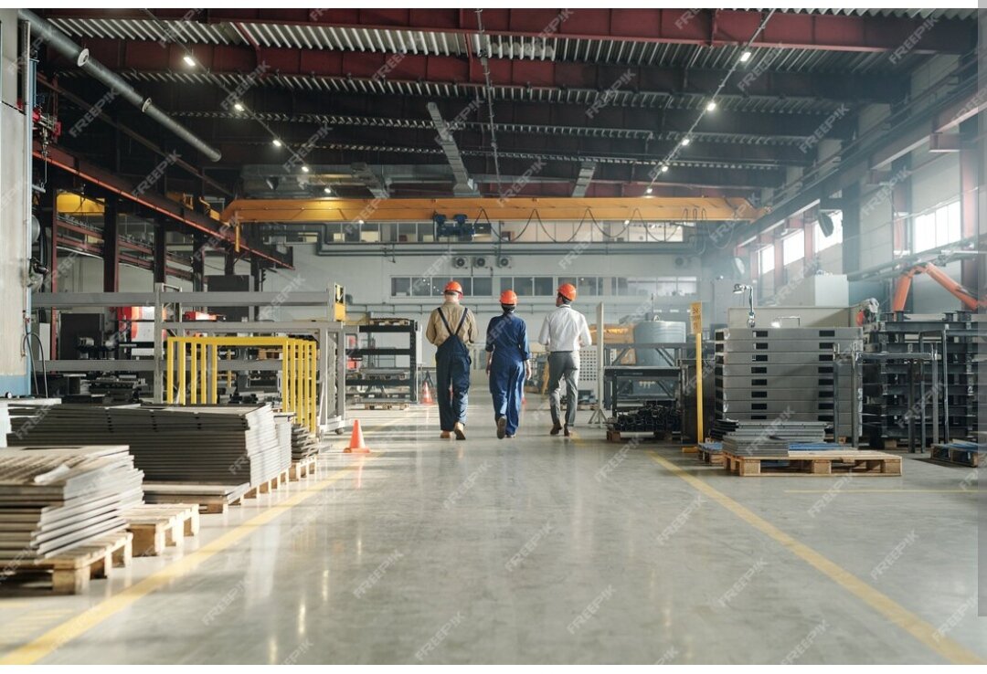 Примерно так выглядит современный цех, с разной начинкой оборудования.