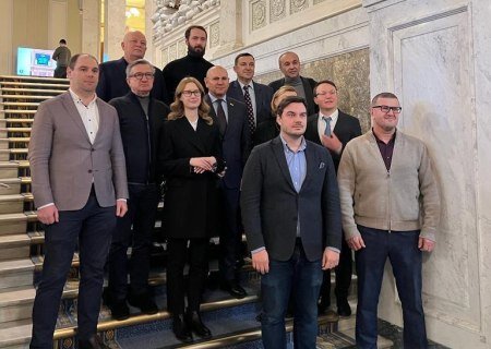    Депутаты бегут из парламента из-за террора Офиса президента. «Если говоришь о проблемах, по тебе работает СБУ»