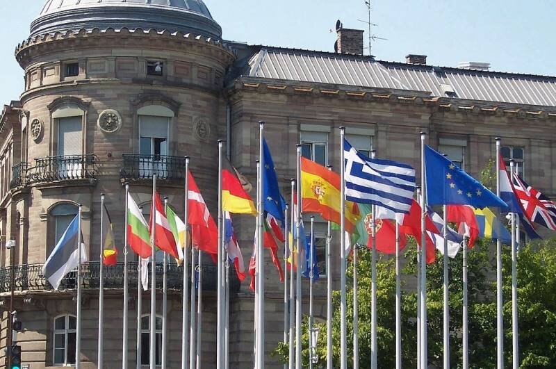 Скажи погромче слово гром барто. Маршак хороший день. Стихотворение скажи погромче слово гром. Грохочет слово словно гром. Грохочет гром сверкает молния текст.