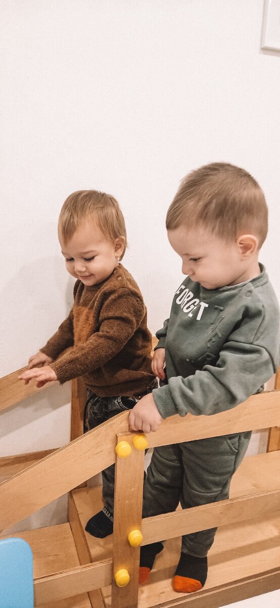 упражнения для детей. массаж и гимнастика для новорожденных 1,5 месяцев. 5 года. комплекс упражнений для детей. занятия для детей 1,5годв.