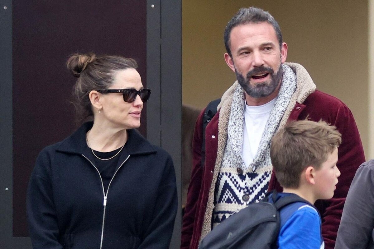    В отсутствии Лопес, Аффлек наслаждается обществом Гарнер