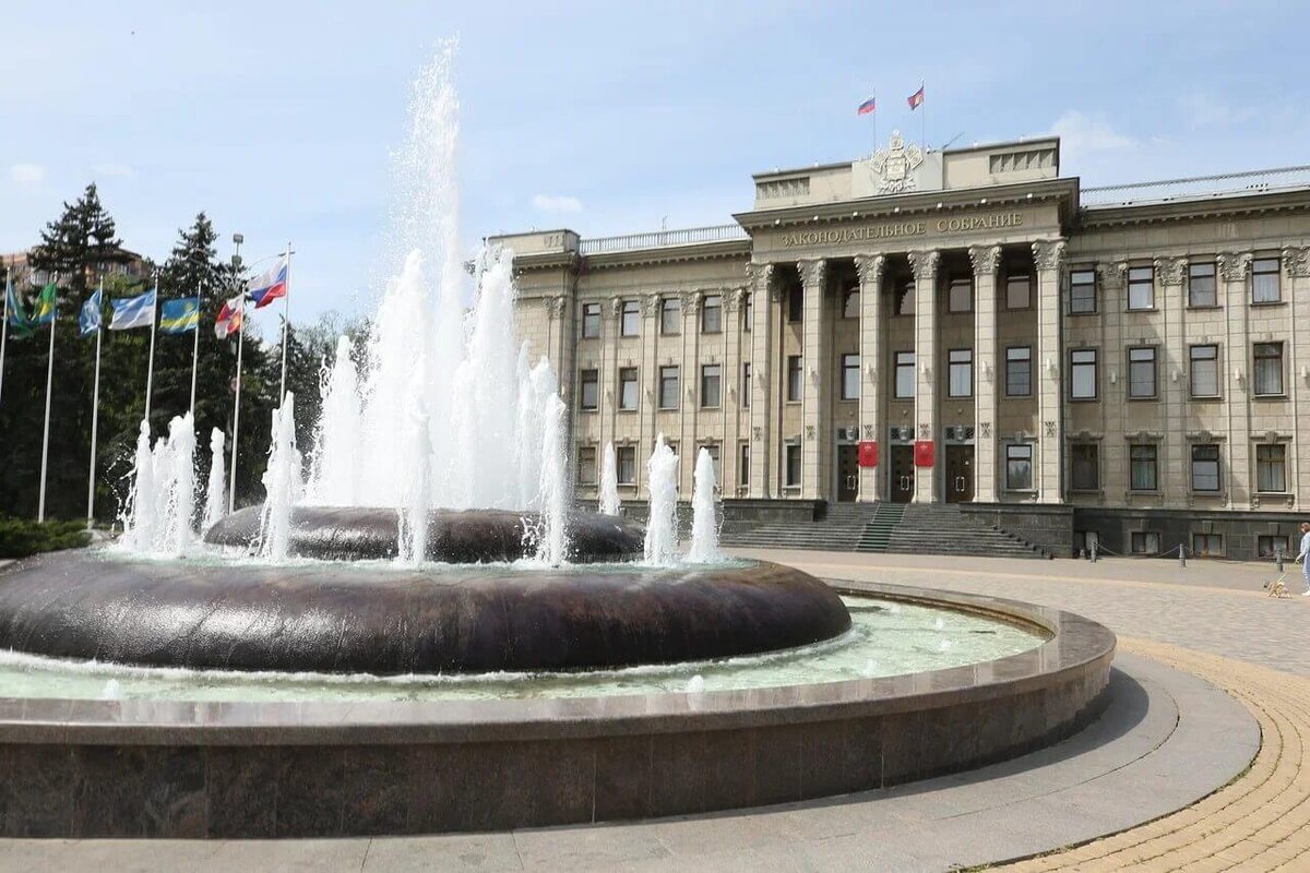 Краснодар. ТОП-17 достопримечательностей города: Парк Галицкого, Стадион,  Японский сад, Памятник Екатерине II | Наш Урал и весь мир. Цели и маршруты  для самостоятельных поездок | Дзен