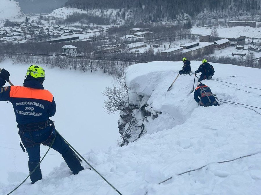 последствия снежных лавин обж 7 класс. снежные лавины классификация. генетическая классификация лавин. причины схода лавины. меры предотвращения снежной лавины.