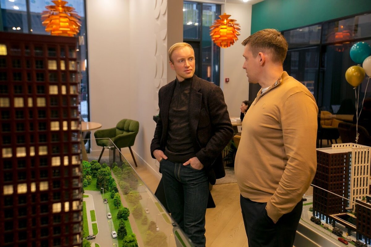 москоу сити снизу. москва сити 2020. сити 20 лет. москва сити 2007. москва сити метро.