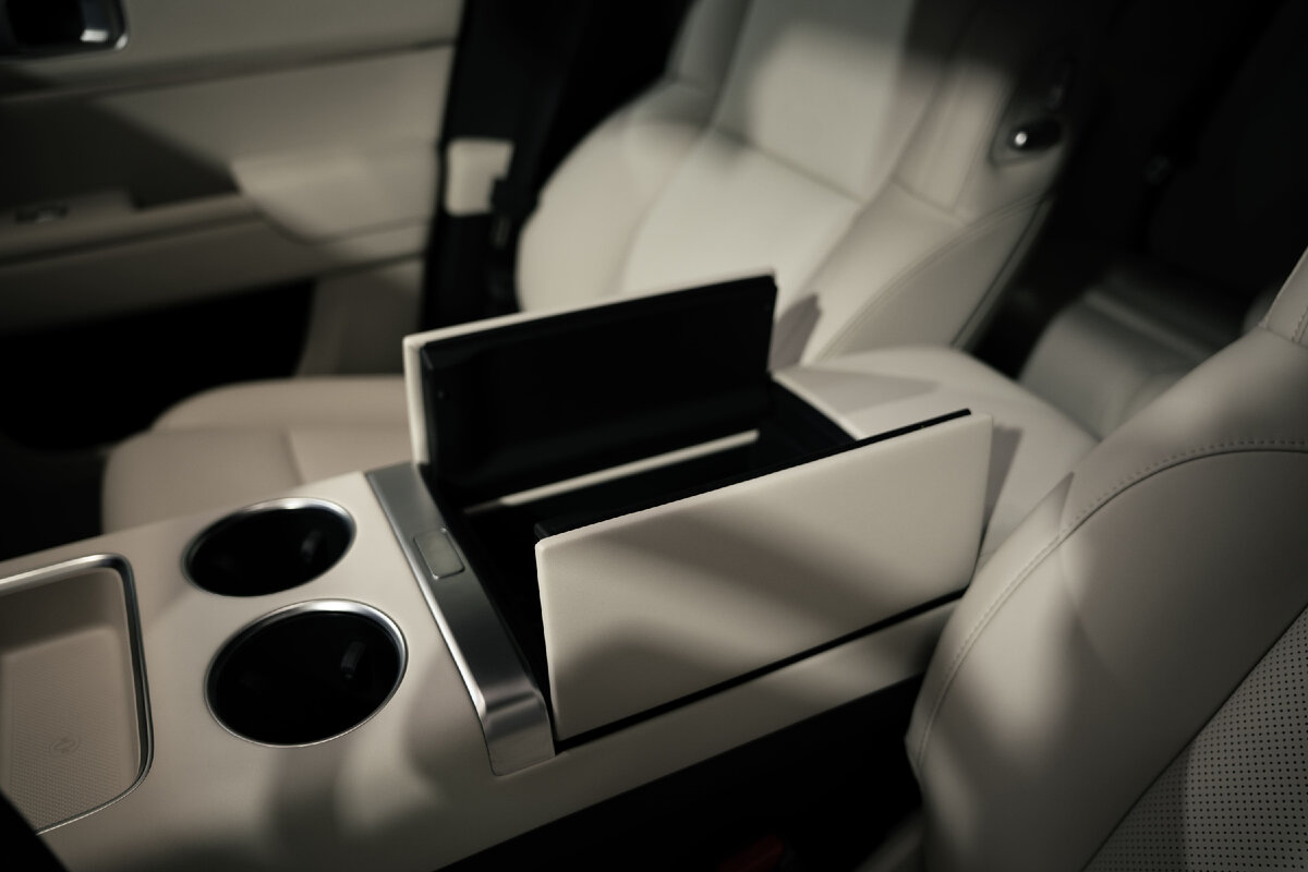 белый салон LiXiang L7 FRANK AUTO