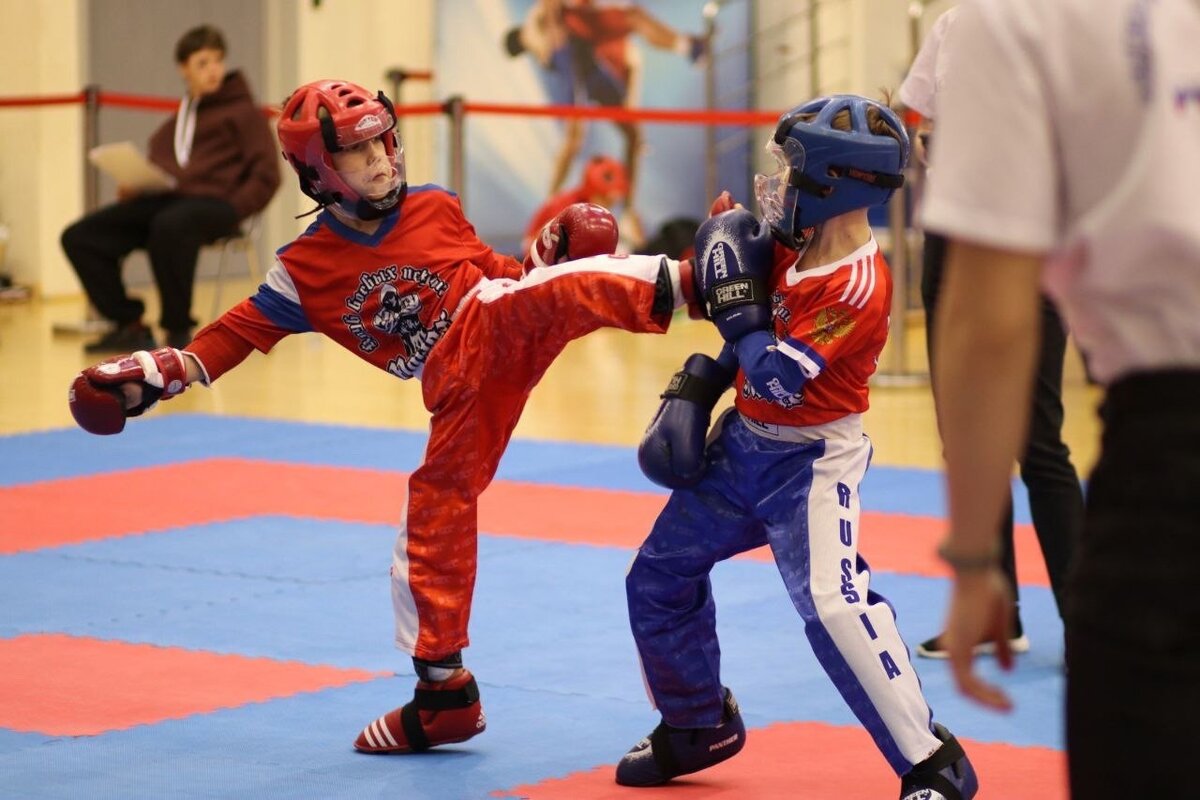 рейд 2 (2014). киану ривз матрица. онг-бак 4 честь дракона. киану ривз матрица воскрешение. жан клод ван дамм глаза дракона фильм.