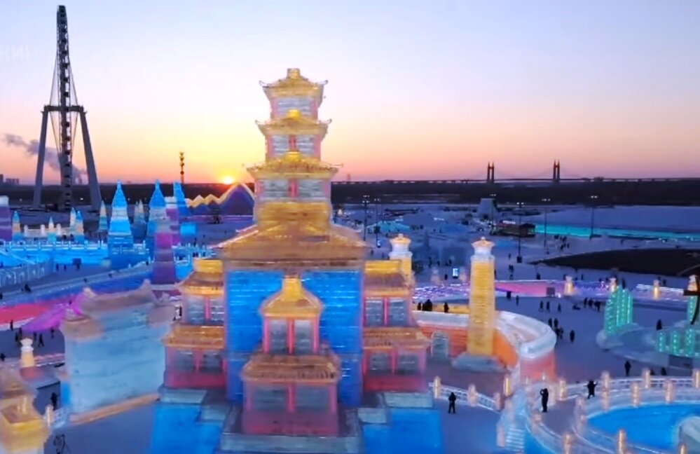 Харбин фестиваль льда и снега 2021. Харбин фестиваль льда и снега 2024. Ледяной городок харбин 2020. Международный фестиваль льда и снега в харбине. Харбин ледяной город 2021.