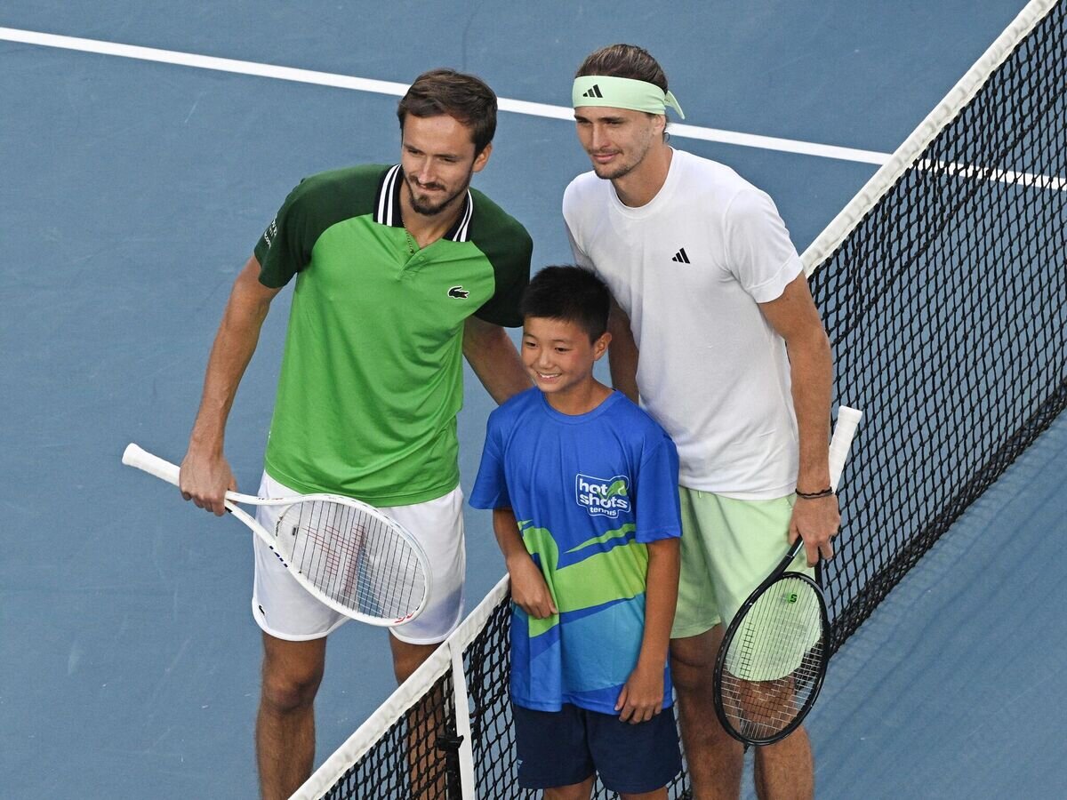    Теннисисты Даниил Медведев (слева) и Александр Зверев© Фото : Пресс-служба Australian Open