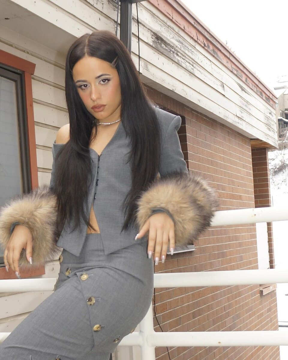 Шапка как шуба как называется. Шапка к норковой шубке. Шапка к шубе. Шапка как шуба как называется. Шапка ушанка женская вязаная.