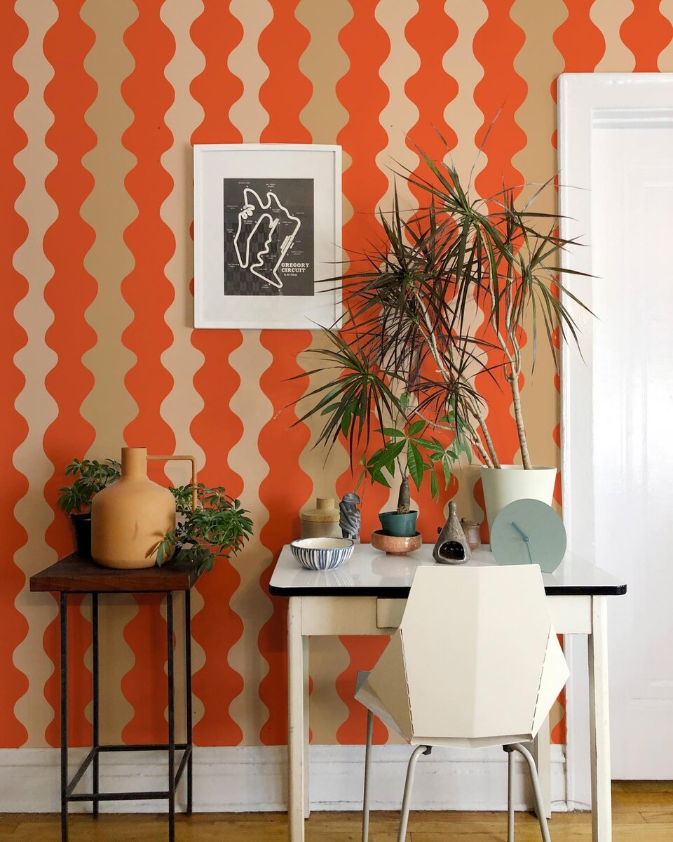 Комбинированные обои в интерьере. Идеи интерьера обои. Спальня в скандинавском стиле. Комбинирование обоев в гостиной. Интерьер с цветами.