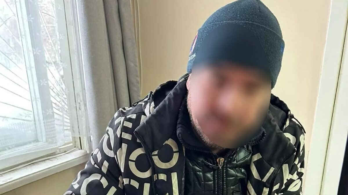     В Ижевске участковый полицейский задержал подозреваемого в нападении на соседа-инвалида. Стражу порядка удалось обнаружить случай разбойного нападения, которое было совершено безработным местным жителем в отношении своего соседа.