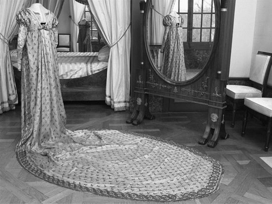 Платье от Луи Ипполита Леруа. Фото из сети Интернет.