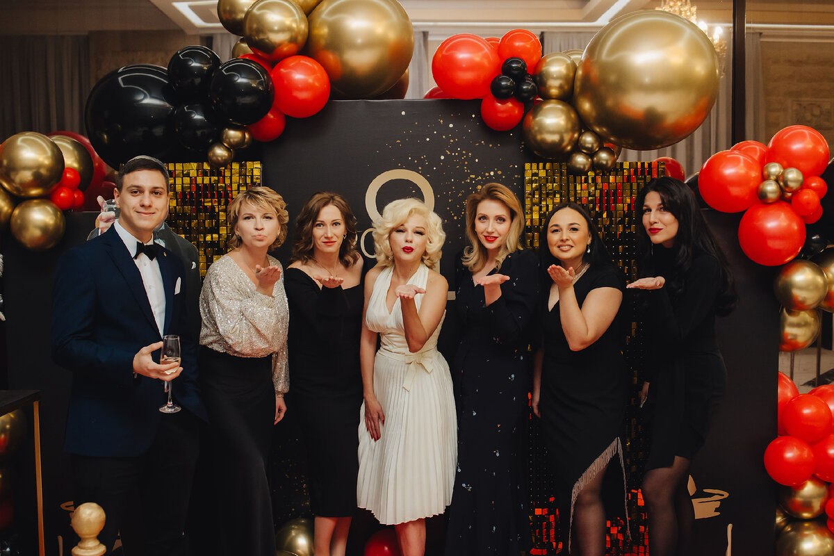 У нас работают красивые и отзывчивые люди :)