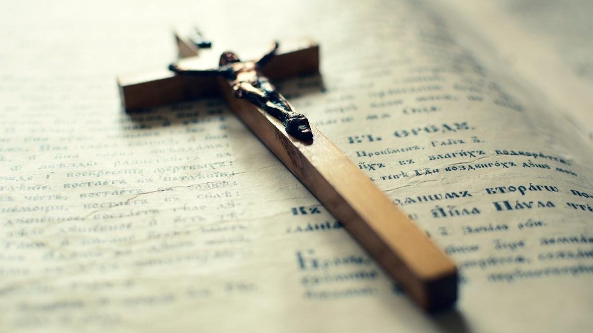 Пост у католиков 2024. Пост у католиков 2024. Великий пост католический. Великий пост у католиков. Священник католик.