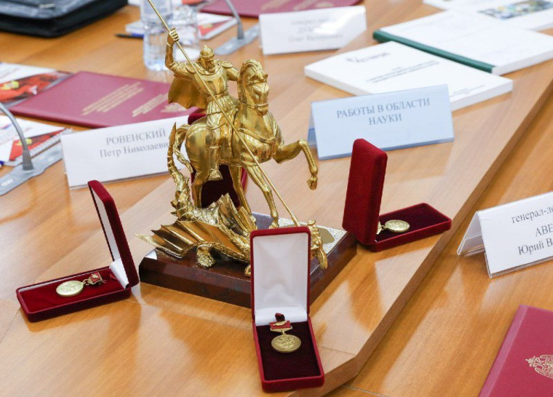 молодой лауреат по литературе. борис леонидович пастернак, русский поэт и писатель. самые известные лауреаты нобелевской премии. ). писатели нобелевские лауреаты.