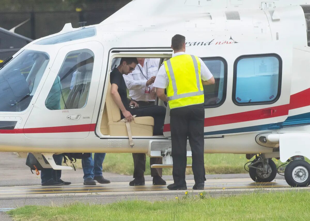 Раньше Эван Шпигель часто летал утром, чтобы отдохнуть перед работой, но теперь, когда он стал отцом, он делает это не так часто
