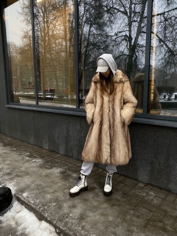 Зимний лук. Зимний лук. Стрит стайл зима. Зимний лук. Стильные зимние образы для девушек.