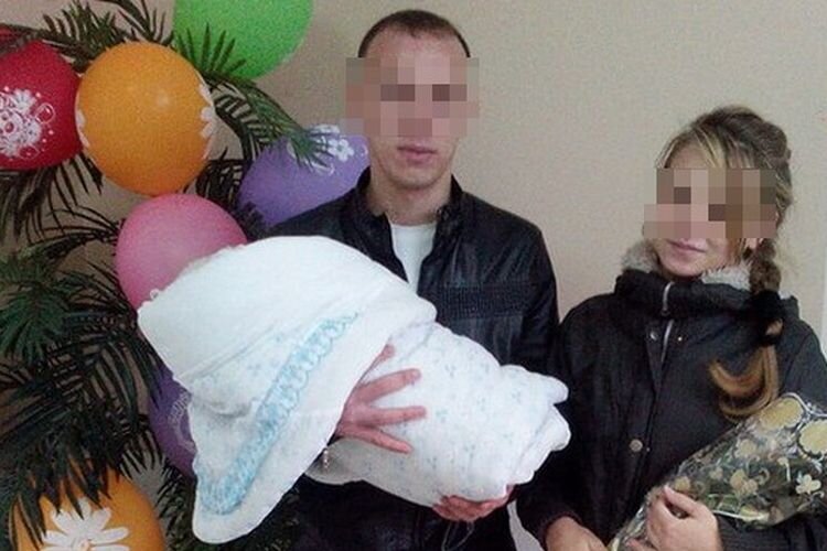 Молодую семью прокуратура разлучила почти сразу после выписки. Фото: личный архив.
