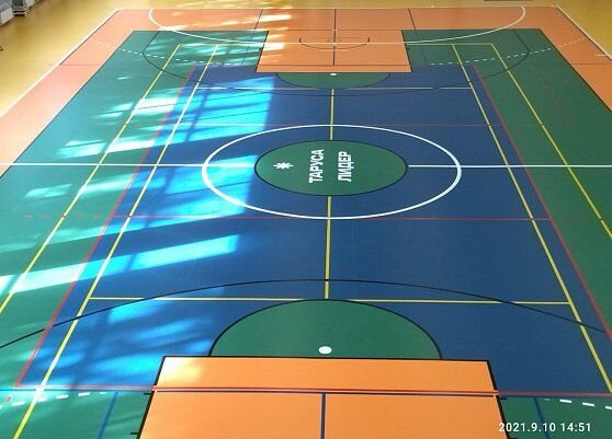 Наша работа: укладка спортивного линолеума