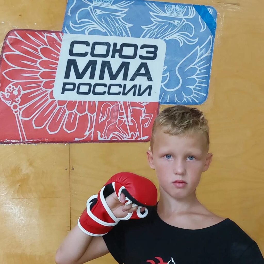 как писать праздновать. написание с праздником. рассказ о празднике пасха. названия пишутся с большой буквы. семейные праздники и традиции в семье.