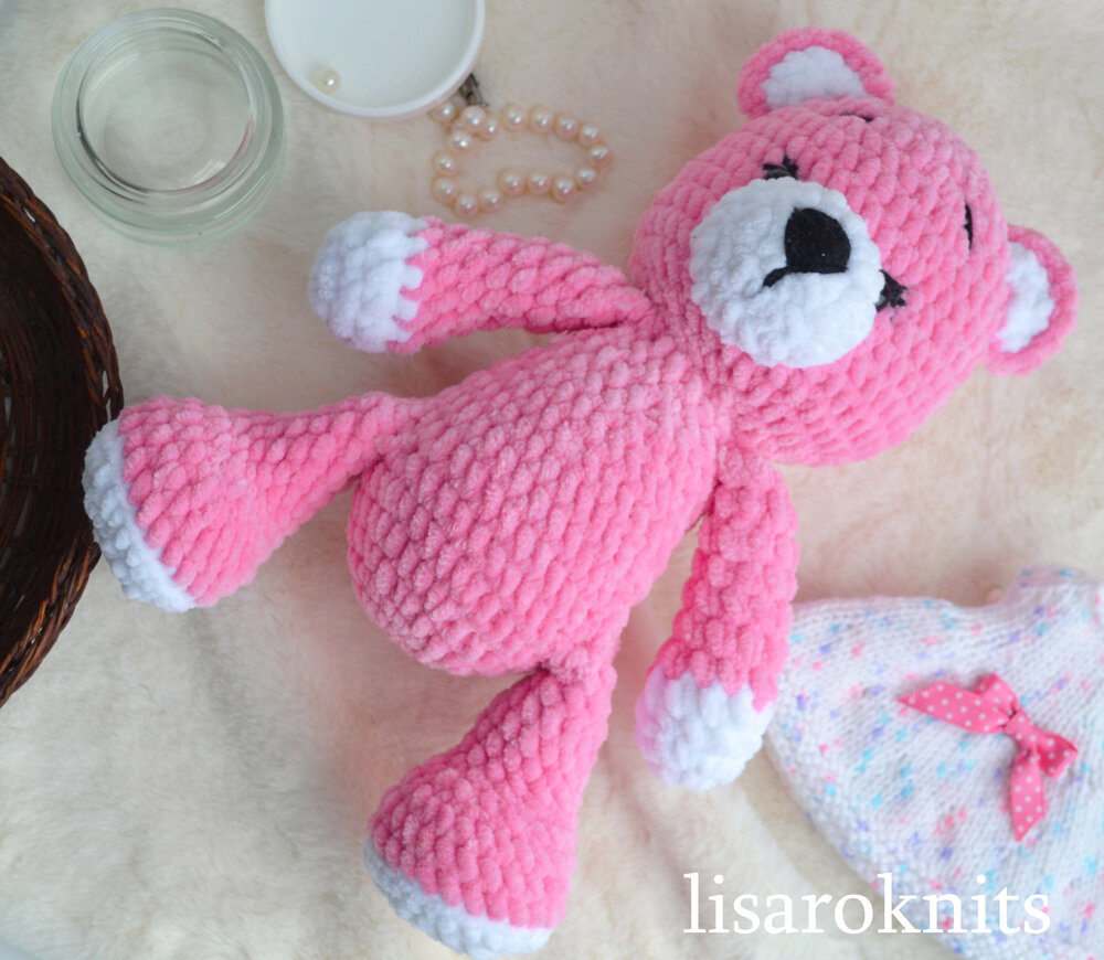 Все детали пришиваются. 