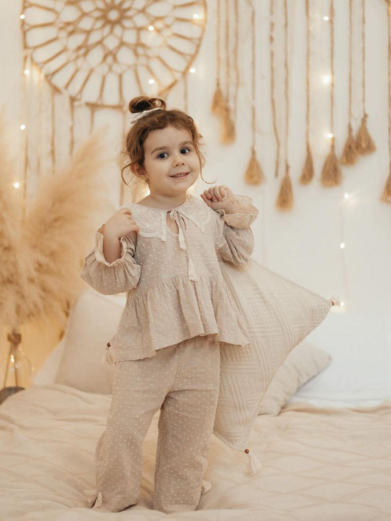 Девушки крыма. Девочка в отеле. Шымкент девушки. Блондинка на кухне. Снять девочку сразу.