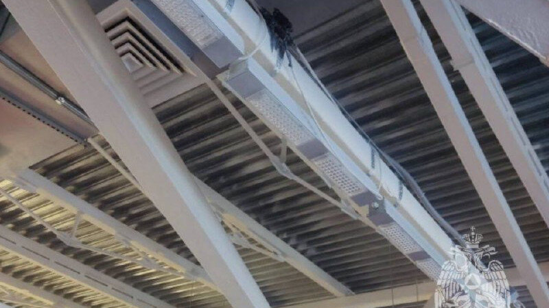     В Барнауле пожарные выезжали в спорткомплекс "Победа". МЧС Алтайского края