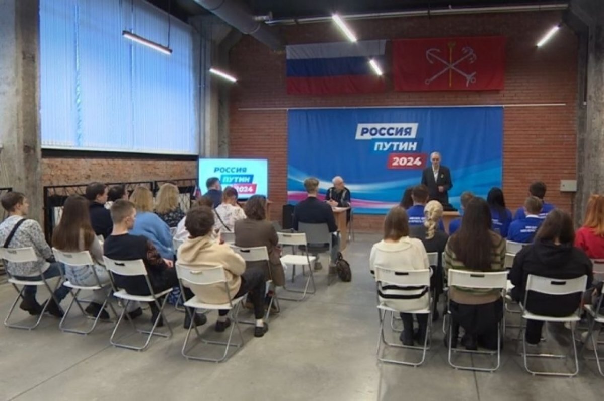    Петербургский поэт Лев Дмитриев рассказал о диалоге с молодёжью