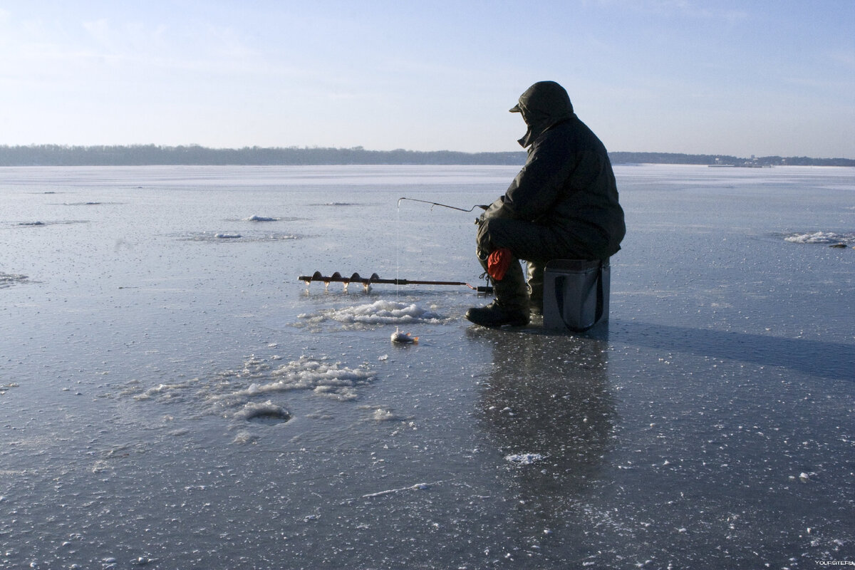 Много ребят увлекаются рыбалкой впр. ГИМС МЧС: рекомендации любителям зимней рыбалки. Зимняя рыбалка. Зимняя рыбалка на льду. Рыбаки на льду.