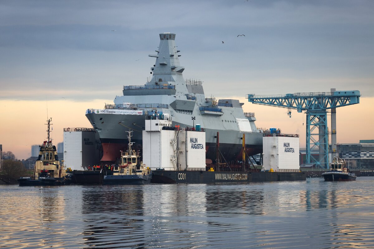 Волны мирового океана скрывают не только тайны глубин, но и новейшие технологии военно-морского флота Великобритании. Речь идет о новом фрегате Type 26, пришедшем на замену устаревшей модели.-2