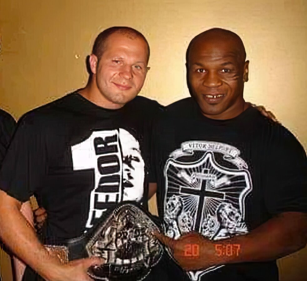 Вторая половина нулевых, Федор еще был чемпионом PRIDE в тяжелом весе, а Майк еще не успел поседеть