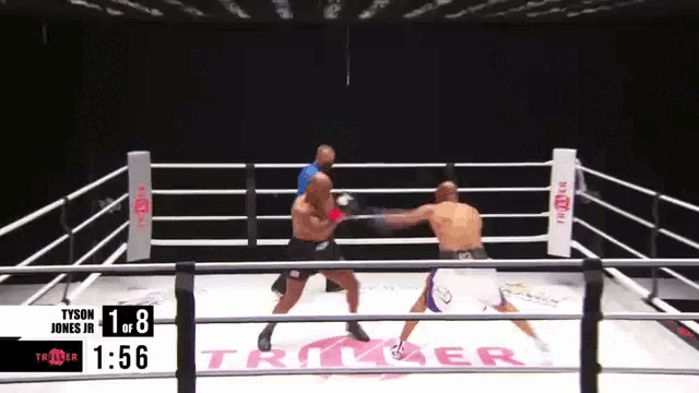 Майк Тайсон в 2020-м на ринге с Роем Джонсом