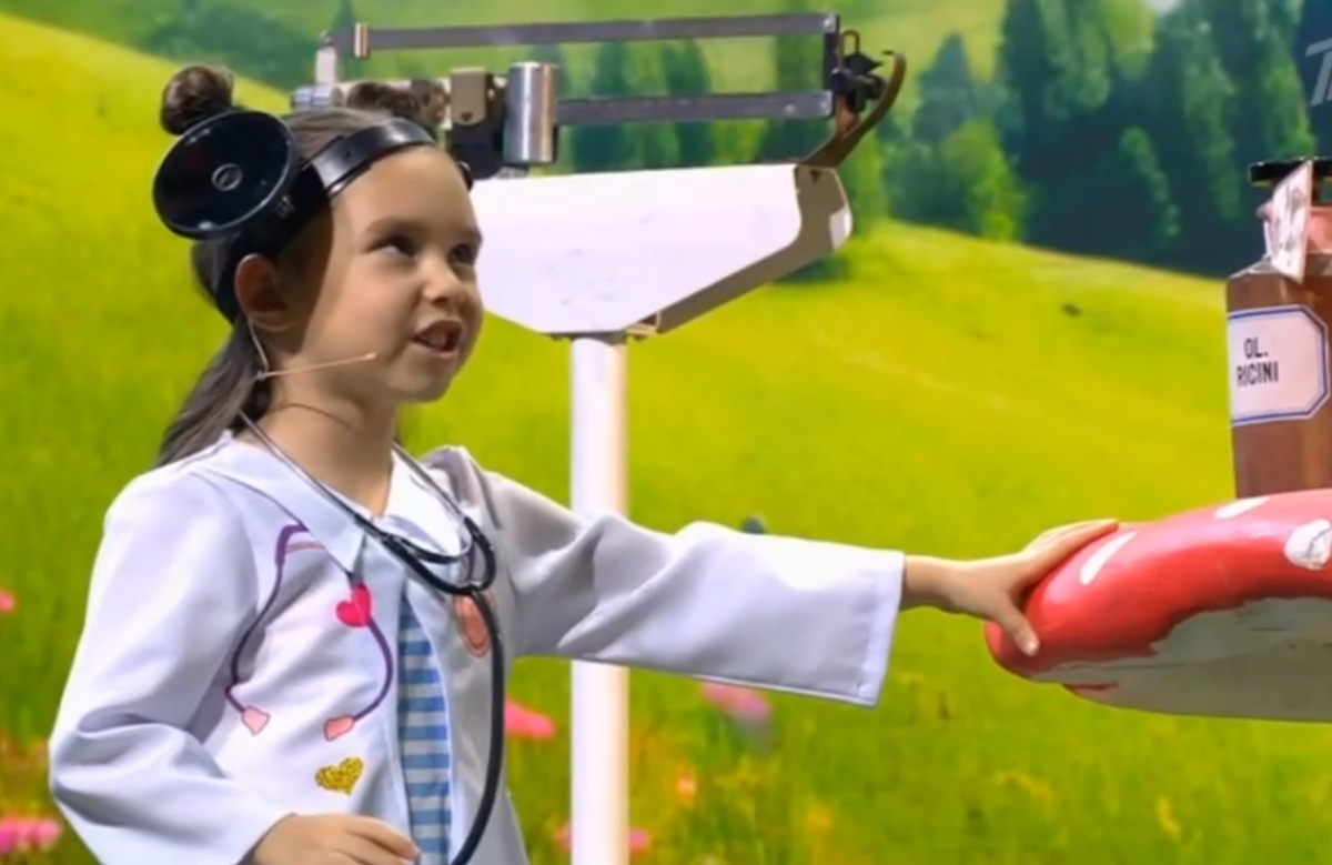 Алиса шоу 2. Алиса артишевская танцы. Алиса фокс танцы. Сочи парк цирковой мюзикл алиса. Соревнования exotic 2021.