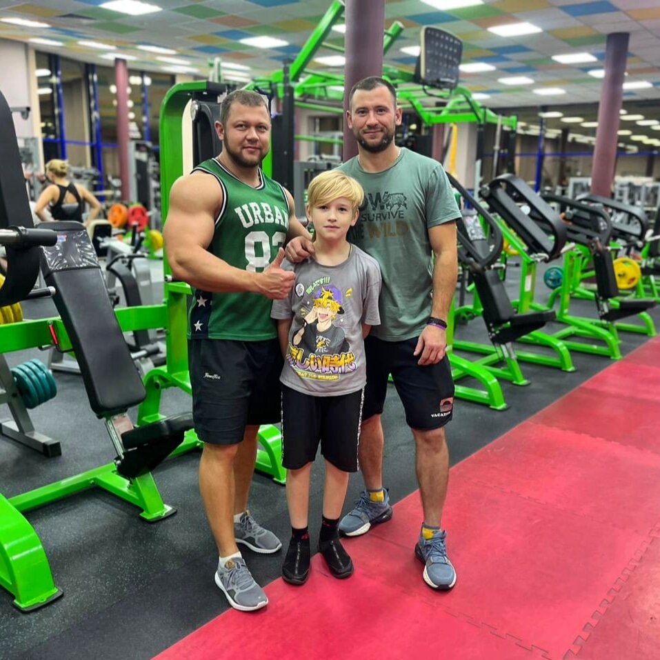 Тренер Алексей и мой сын Артём 